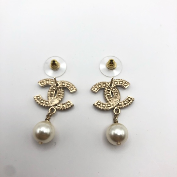 Chanel Earrings - Picture 3 of 4
